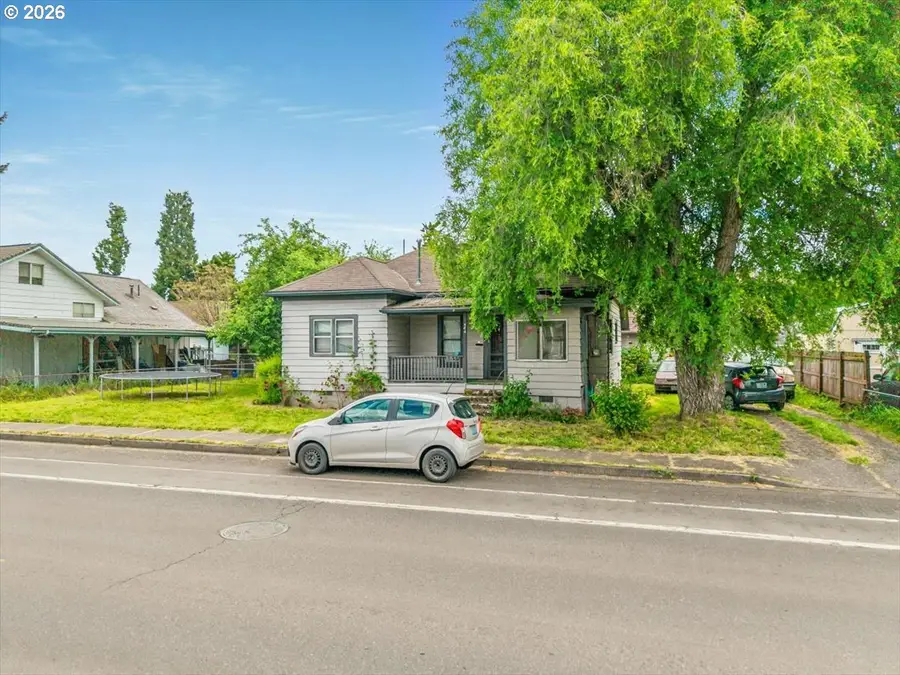 740 S 6th St, Cottage Grove, OR 97424 - #2