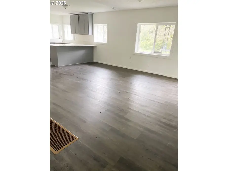 227 SE 129th Ave, Portland, OR 97233 - #2