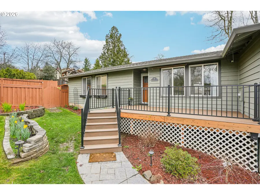 44 SW Birdsdale Dr, Gresham, OR 97080 - #3