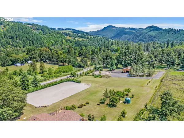 453 Riverwood Ln, Oakland, OR 97462