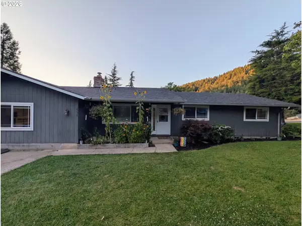 696 Crowe Ave, Drain, OR 97435