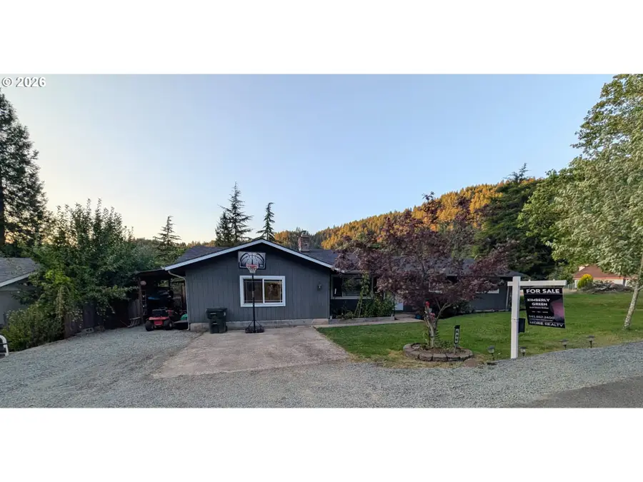 696 Crowe Ave, Drain, OR 97435 - #3