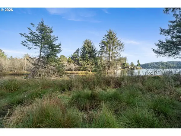 NE Lake Dr #TL 203, LincolnCity, OR 97367