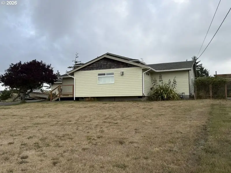 90513 East Rd, Warrenton, OR 97146 - #2