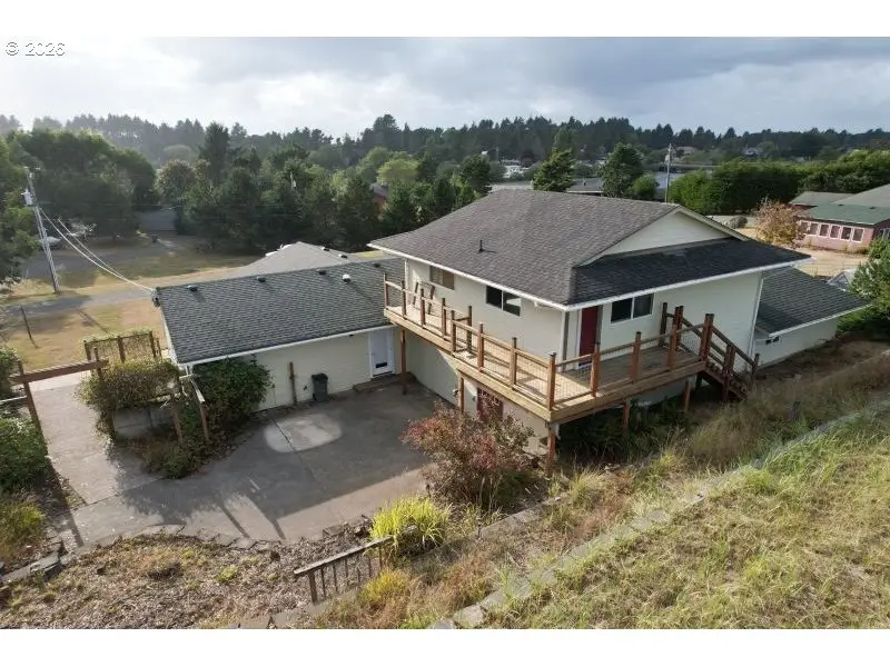 90513 East Rd, Warrenton, OR 97146 - #3