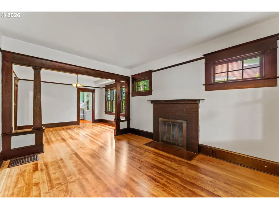 3766 SE Lincoln St, Portland, OR 97214 - #3