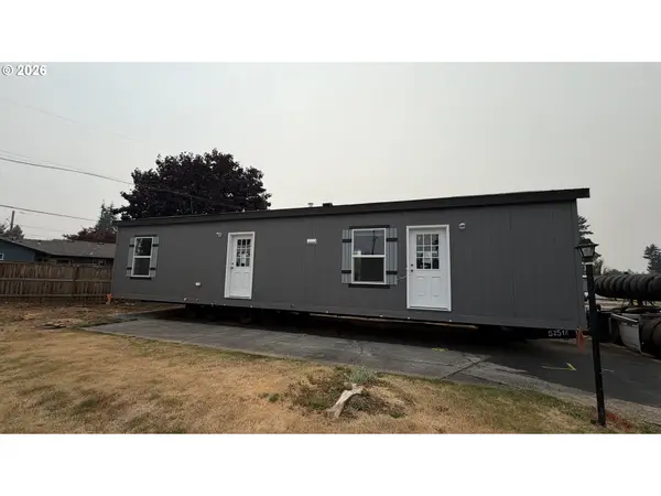 1523 SE 162nd Ave #32, Portland, OR 97233