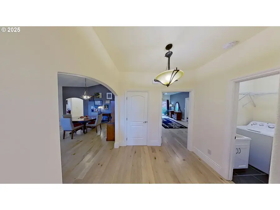 2599 NW Troost St, Roseburg, OR 97471 - Image #3