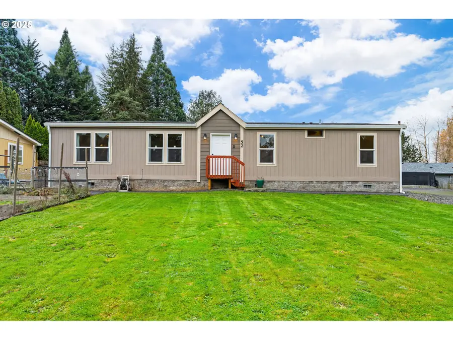 52 Veys Dr, Kelso, WA 98626 - Image #2