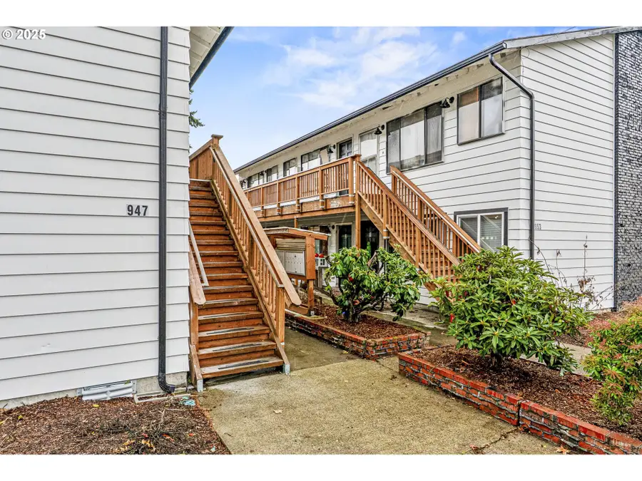 947 7th Ave, Longview, WA 98632 - Image #3