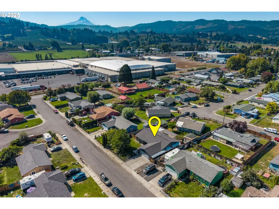 3196 Midway Rd, Odell, OR 97031 - #3
