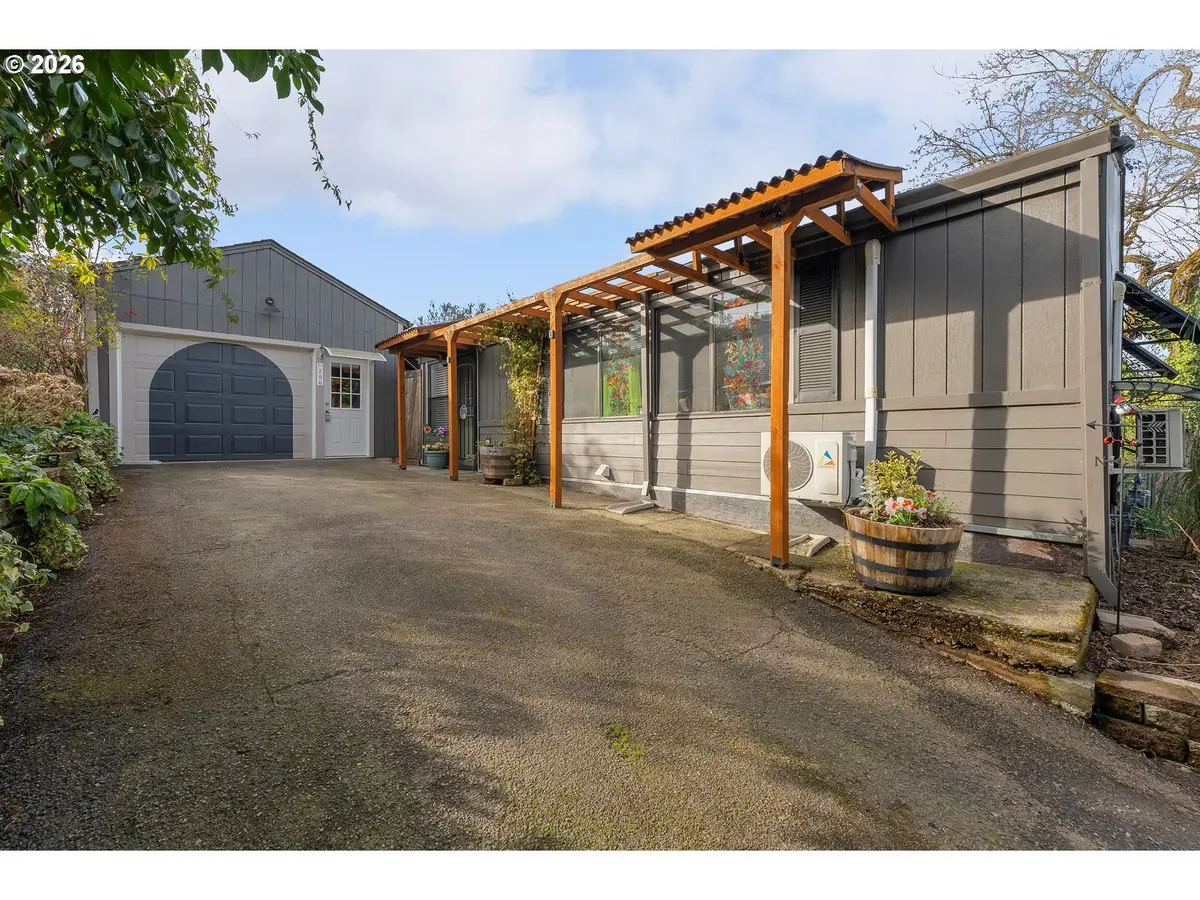 796 W Pilger St, Roseburg, OR 97471 - #1