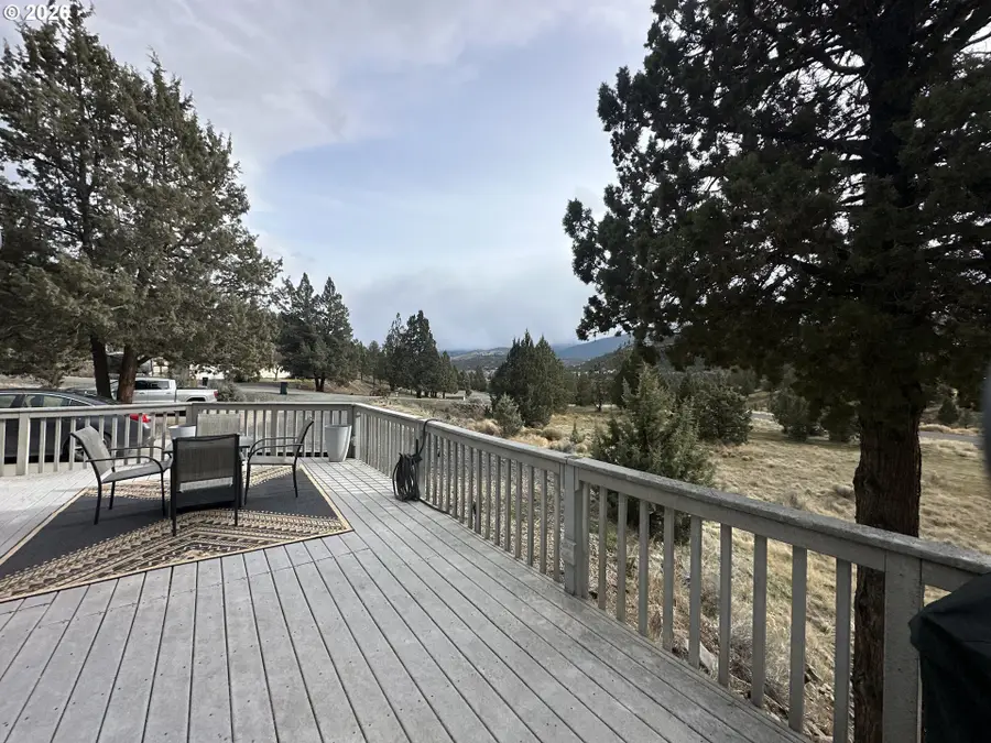 120 Valley View Dr, John Day, OR 97845 - #3
