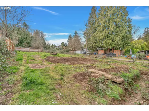 15412 NE Halsey St, Portland, OR 97230