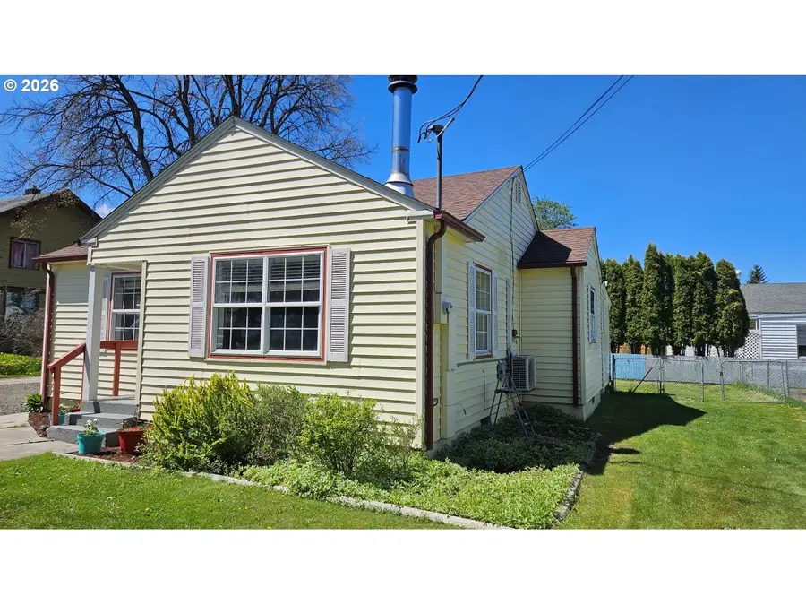 302 SE 2nd St, Enterprise, OR 97828 - #2
