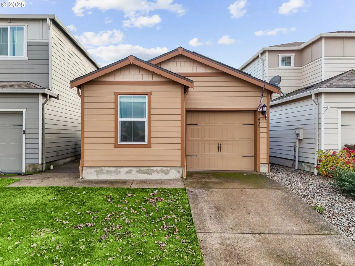 902 S View Dr, Molalla, OR 97038 - Image #1