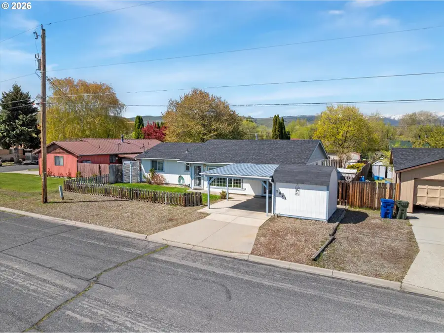 2825 Grove St, Baker City, OR 97814 - #2