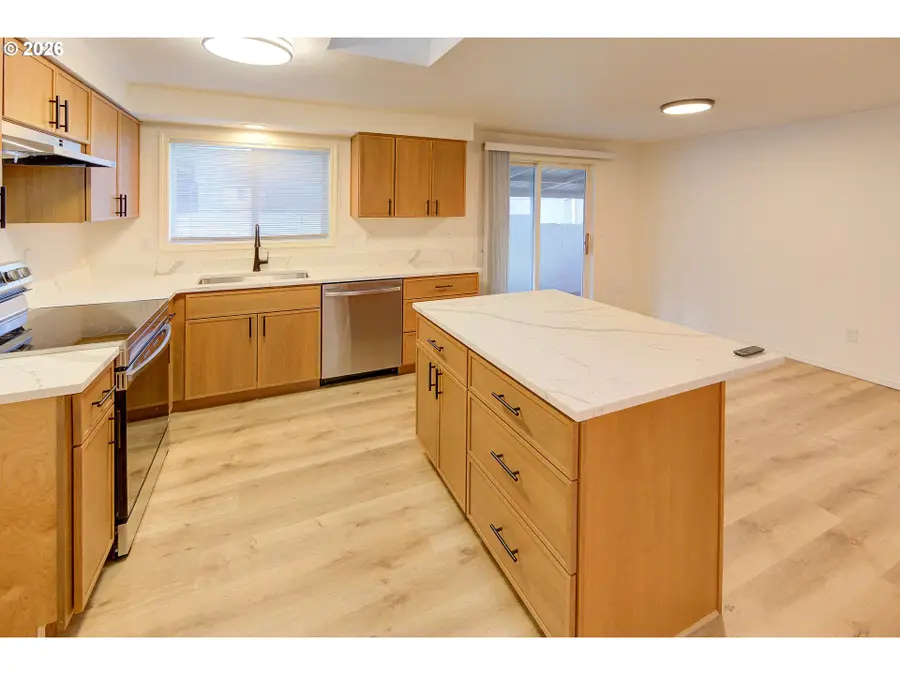 13637 SE Ellen Dr, Clackamas, OR 97015 - #3