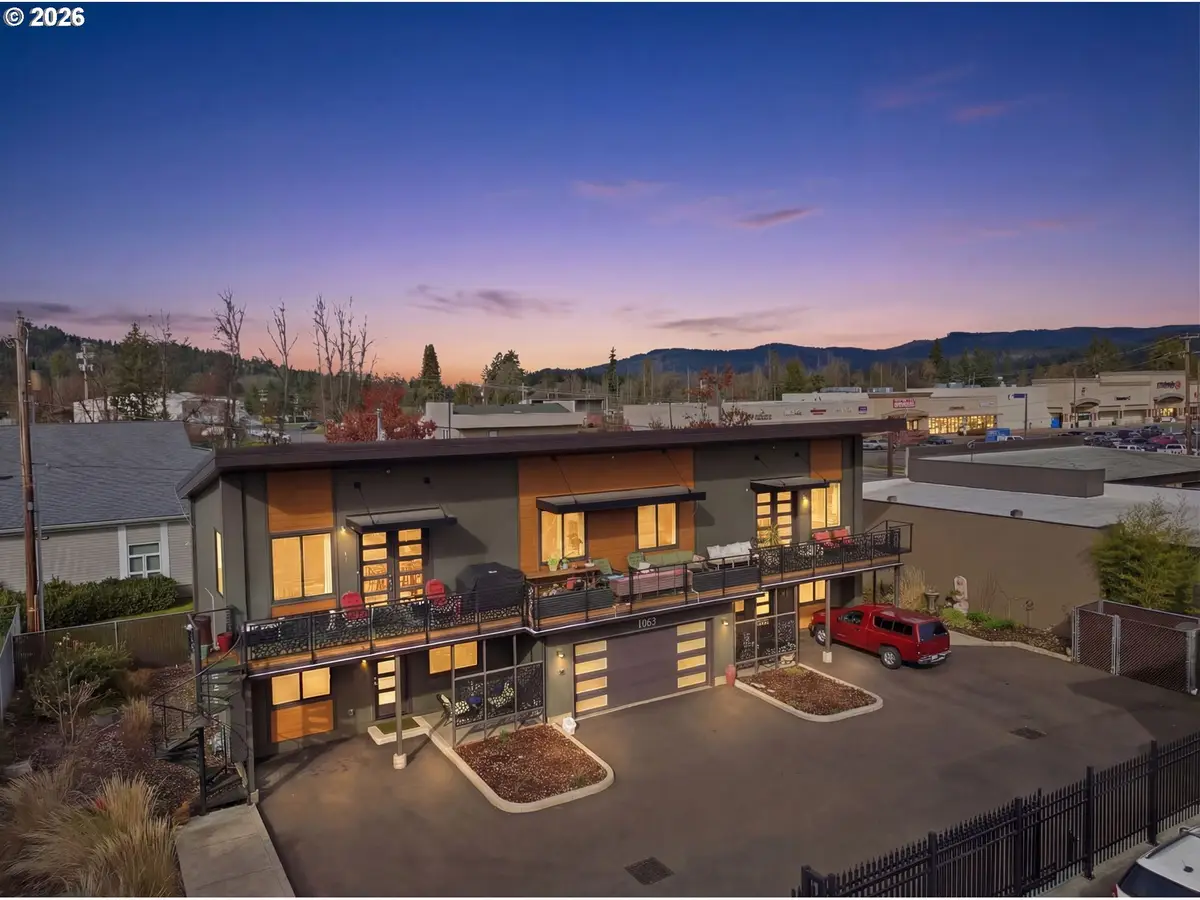 1308 E Main St, Cottage Grove, OR 97424 - #1