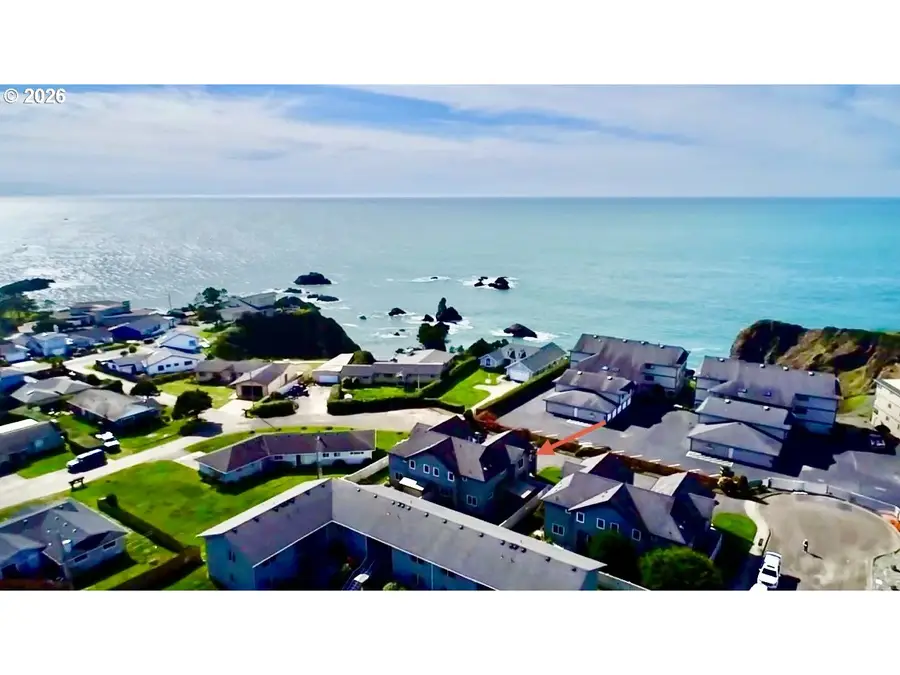 1251 Moore St #A, Brookings, OR 97415 - #3