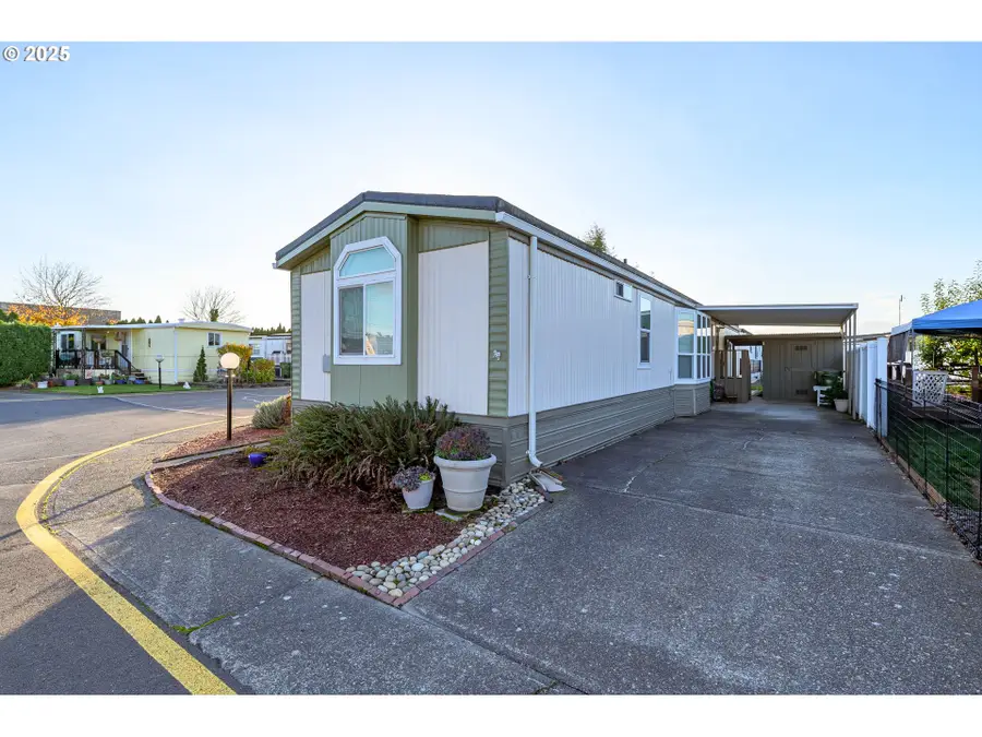 2902 E 2nd St, Newberg, OR 97132 - Image #3