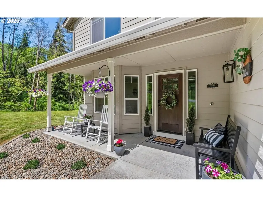 208 Salmonberry Ln, Longview, WA 98632 - Image #2