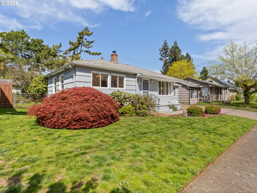 10445 SE Center St, Portland, OR 97266 - #2