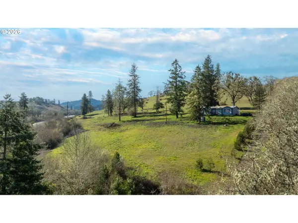 12080 N Umpqua Hwy, Roseburg, OR 97470