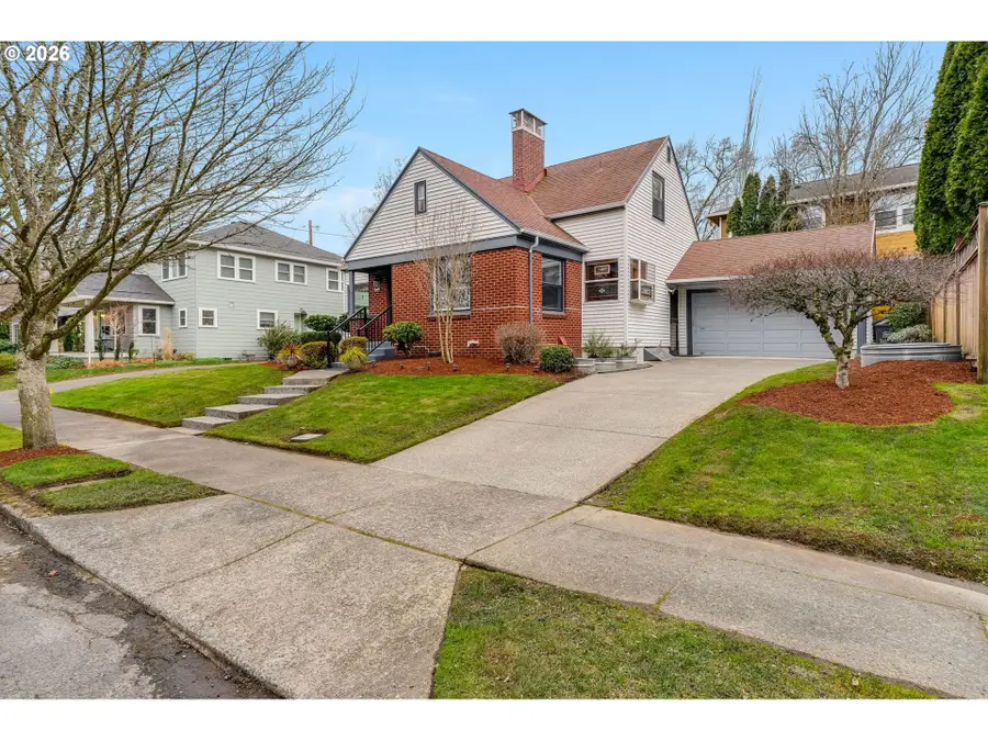 4446 NE Irving St, Portland, OR 97213 - Image #2