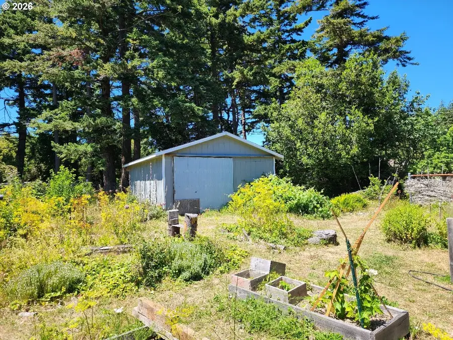 2537 Port Orford Loop, Port Orford, OR 97465 - #2