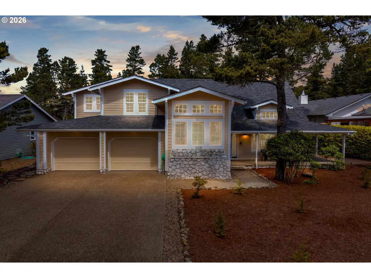 1009 Royal Saint Georges Dr, Florence, OR 97439 - #1