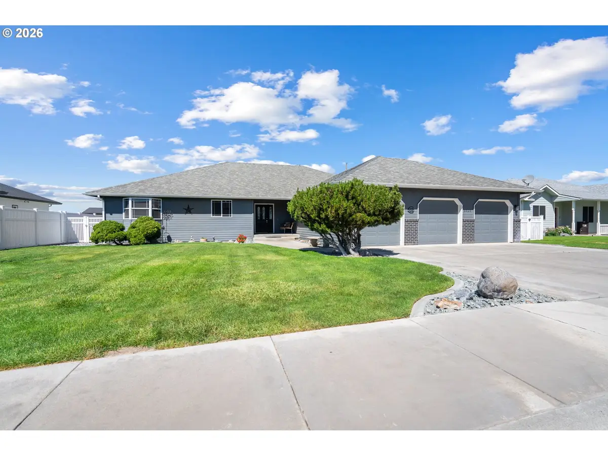1020 SW 19th Ct, Hermiston, OR 97838 - #1