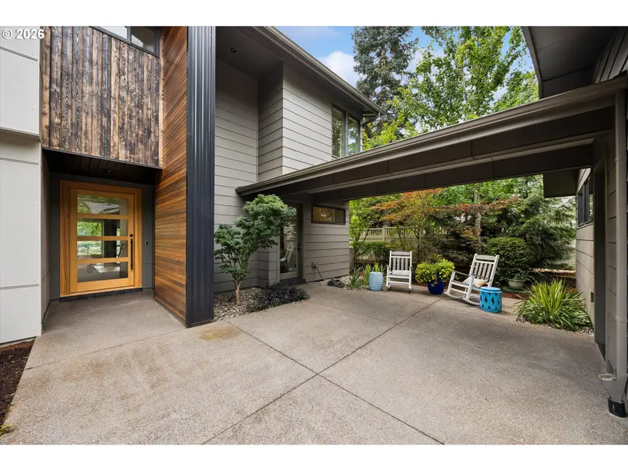 3150 Upper Dr, Lake Oswego, OR 97035 - #3