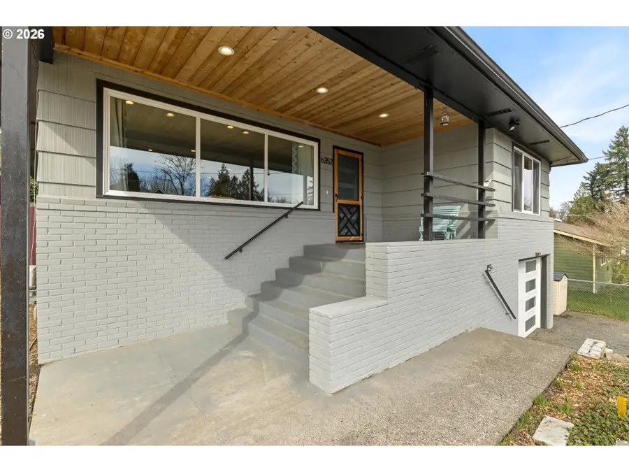 6352 Caufield St, Northwest Clackamas, OR 97068 - #3