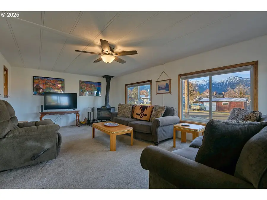 502 S East St, Joseph, OR 97846 - Image #3