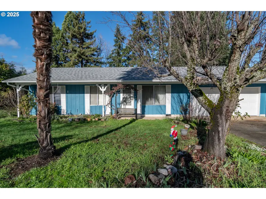 2020 Del Mar Dr, Roseburg, OR 97471 - Image #3