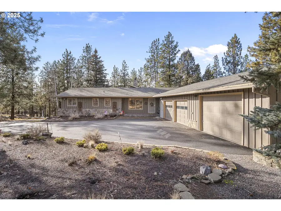 69944 Meadow View Rd, Sisters, OR 97759 - Image #2