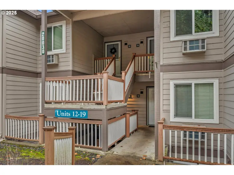 20030 Marigold Ct #15, Northwest Clackamas, OR 97068 - Image #2