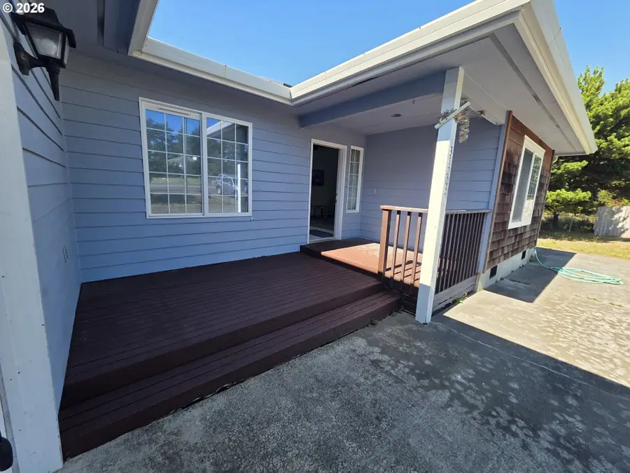 31205 I St, Long Beach North Beach Peninsula, WA 98640 - #3