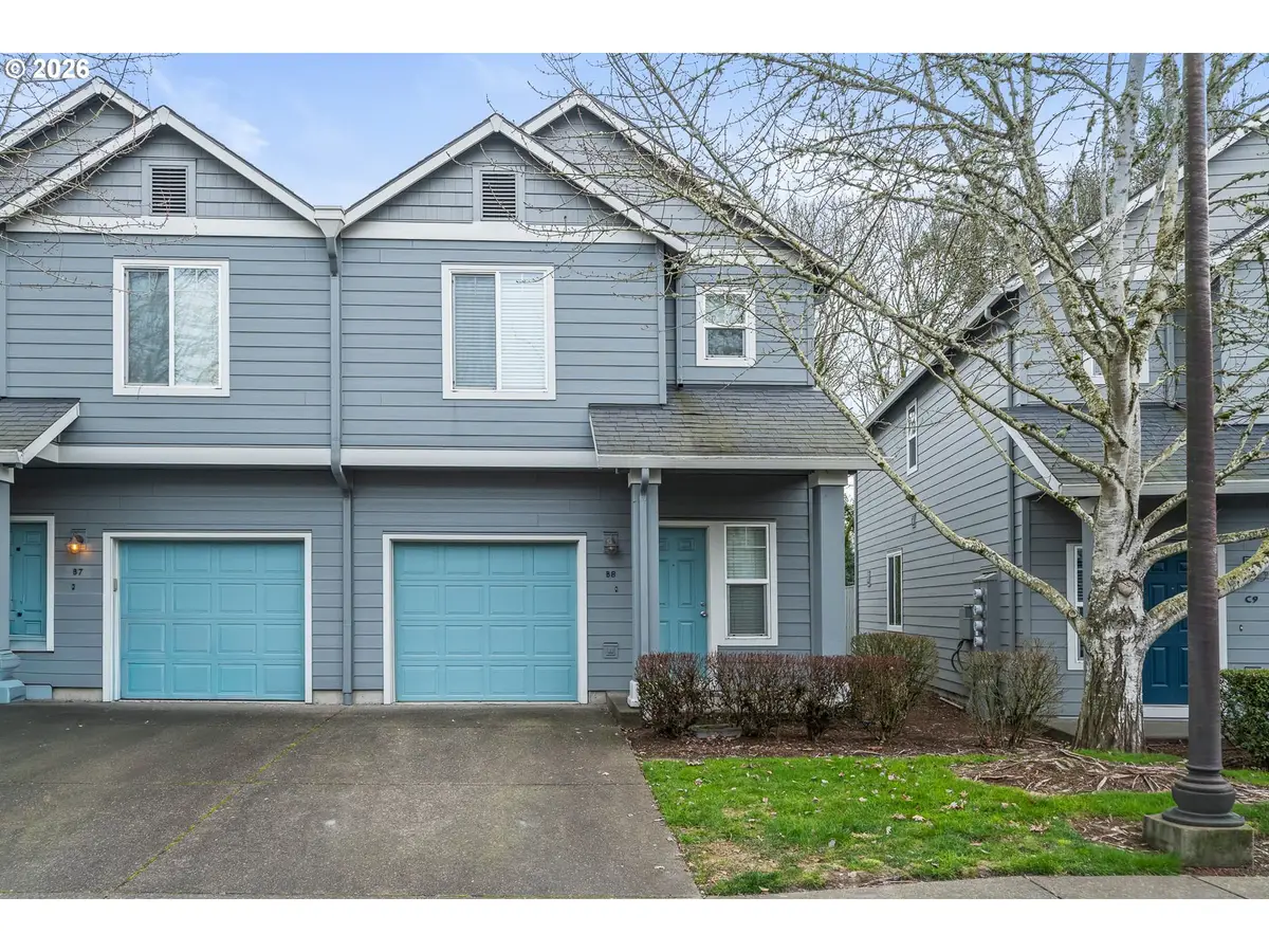 810 E 9th St, Newberg, OR 97132 - #1