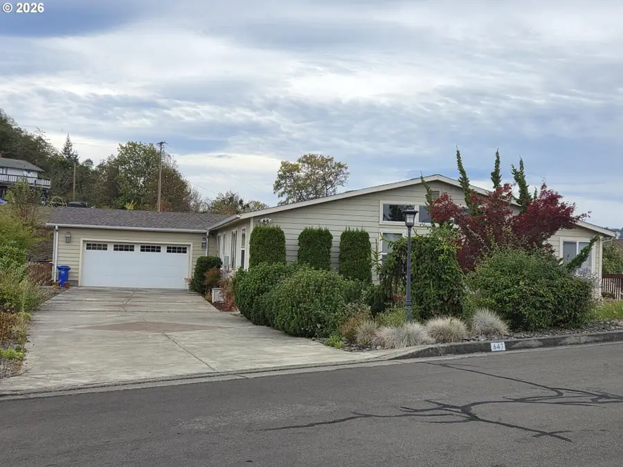 647 Highland Vista Ln, Roseburg, OR 97471 - #3