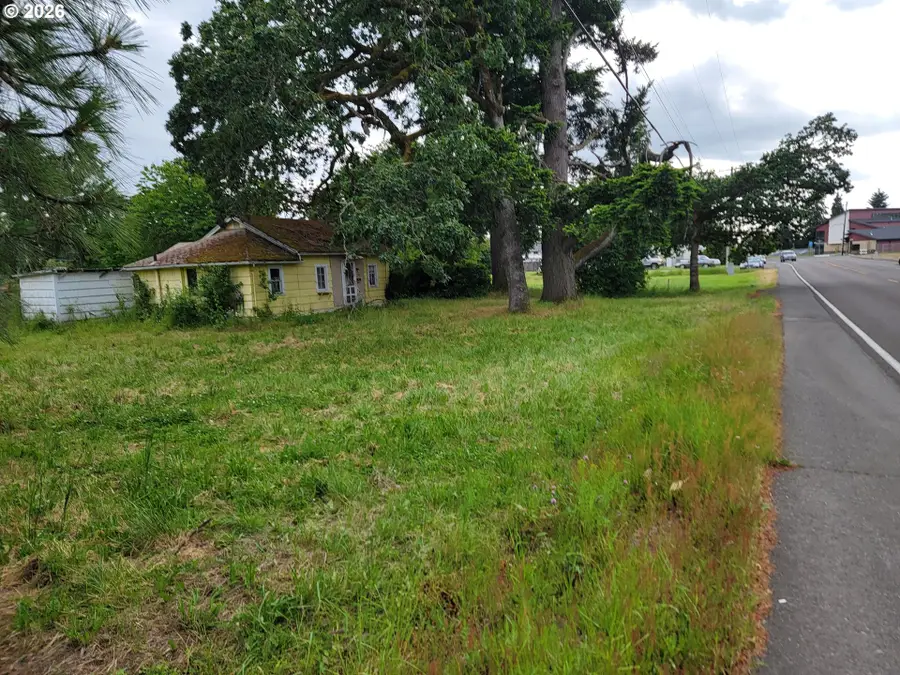 1100 E Santiam St, Stayton, OR 97383 - #2