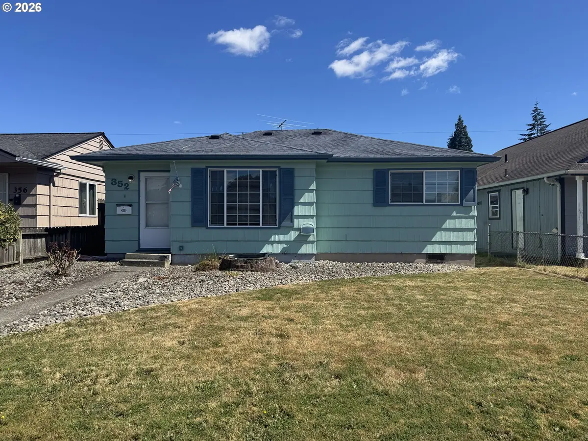 352 28th Ave, Longview, WA 98632 - #1