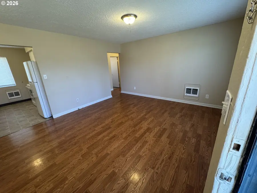352 28th Ave, Longview, WA 98632 - #2