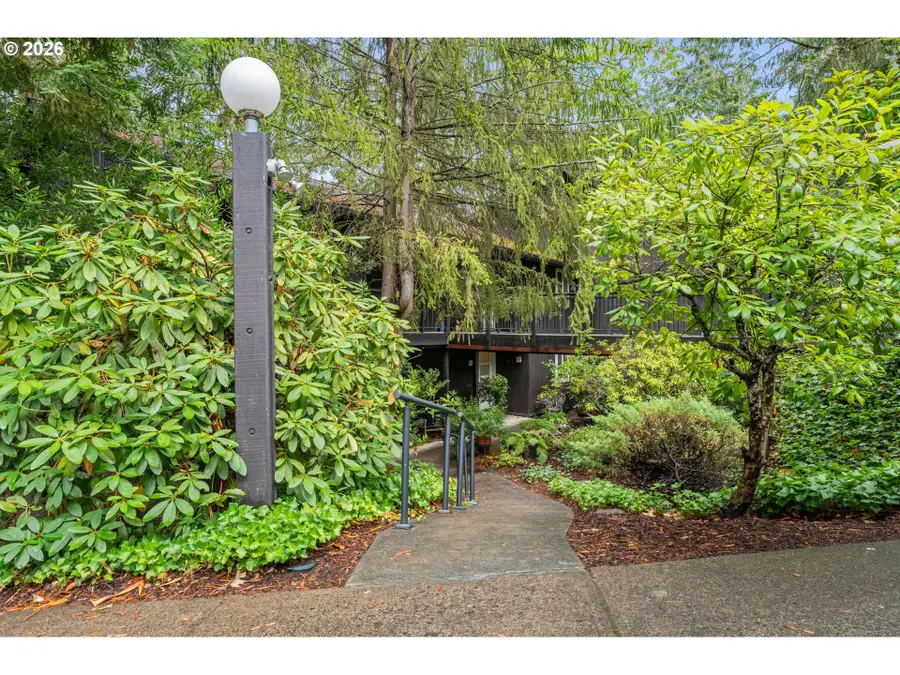 2625 Woodstone Pl, Eugene, OR 97405 - #2