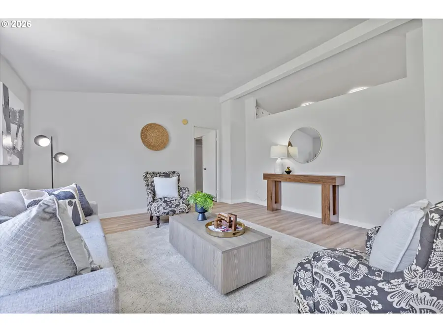 3231 NE Holland Ct, Portland, OR 97211 - #3