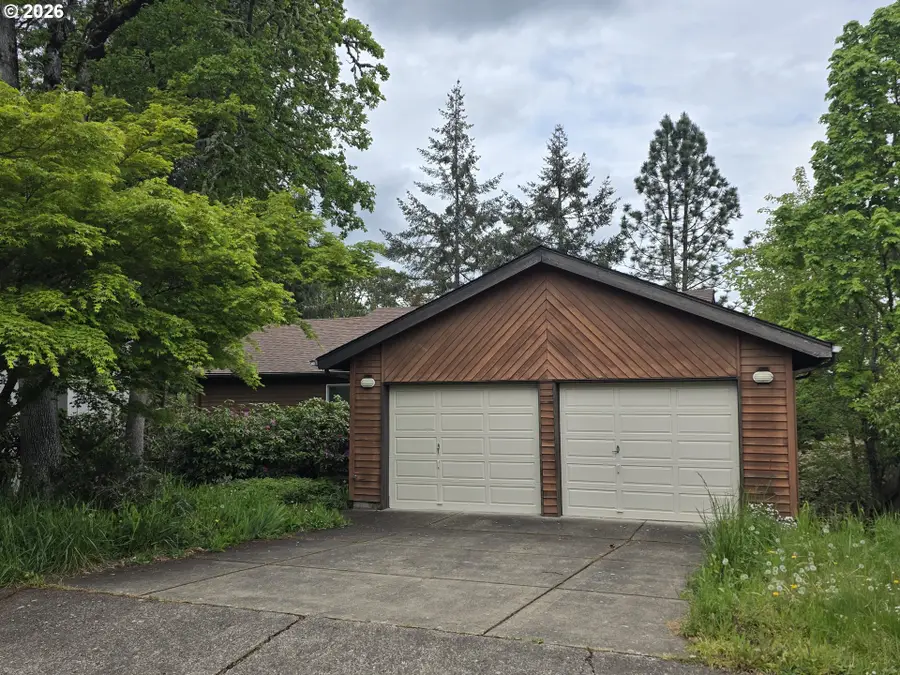 1653 Ardendale Ln, Eugene, OR 97405 - #2