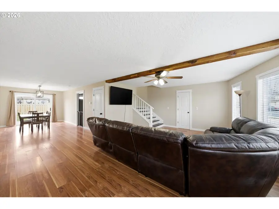 805 SW Mt Adams Ave, Boardman, OR 97818 - #3