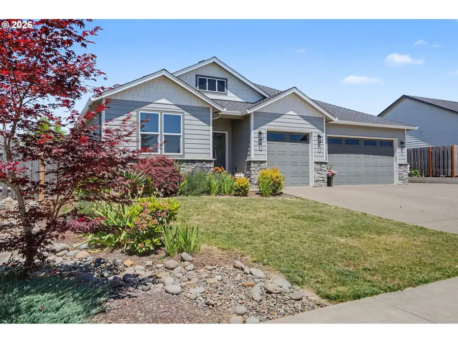 525 NE Aspen St, Sublimity, OR 97385 - #2