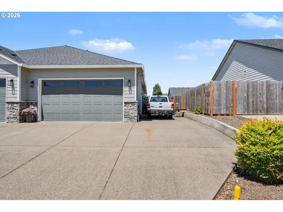 525 NE Aspen St, Sublimity, OR 97385 - #3